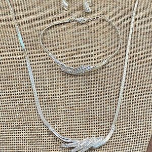 Avon 2005 Rhinestone Accented Frontal Twist 3 piece Set New In Box